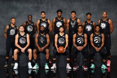 篮球巨星伦纳德公开寻求新东家，忠诚与选择争议引热议